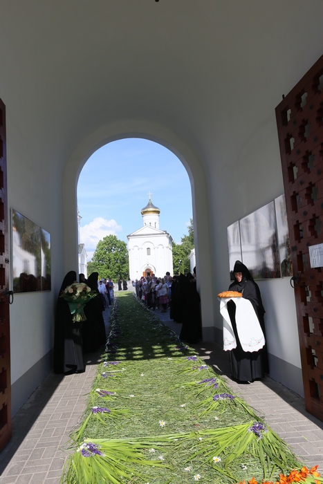 9-Встреча Архиепископа Феодосия.JPG